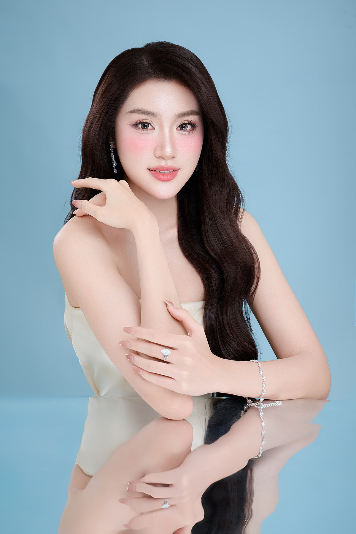 Phan Phương Oanh (SBD 211) được xem là nhân tố nổi bật tại mùa giải năm nay. Trước đêm thi quan trọng, cô đã giành một số thành tích đáng kể tại các vòng thi phụ như Top 10 