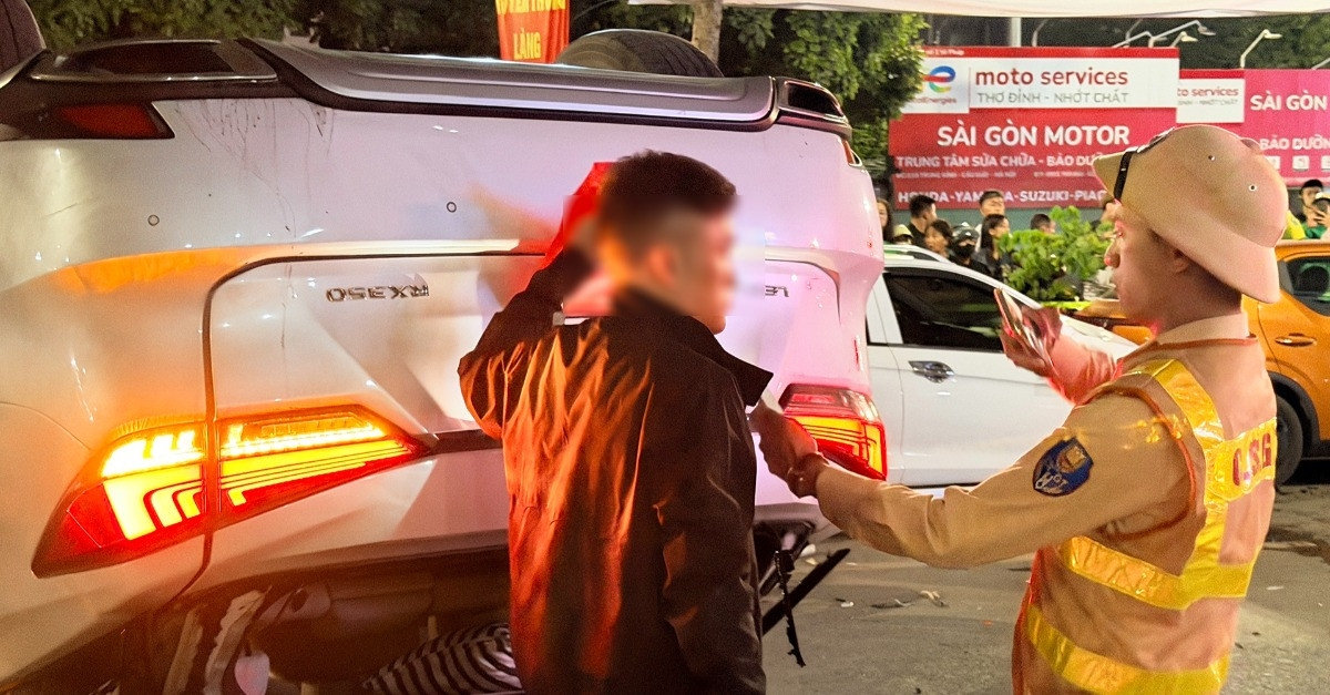 khoi to tai xe xe lexus gay tai nan lien hoan o ha noi hinh anh 1