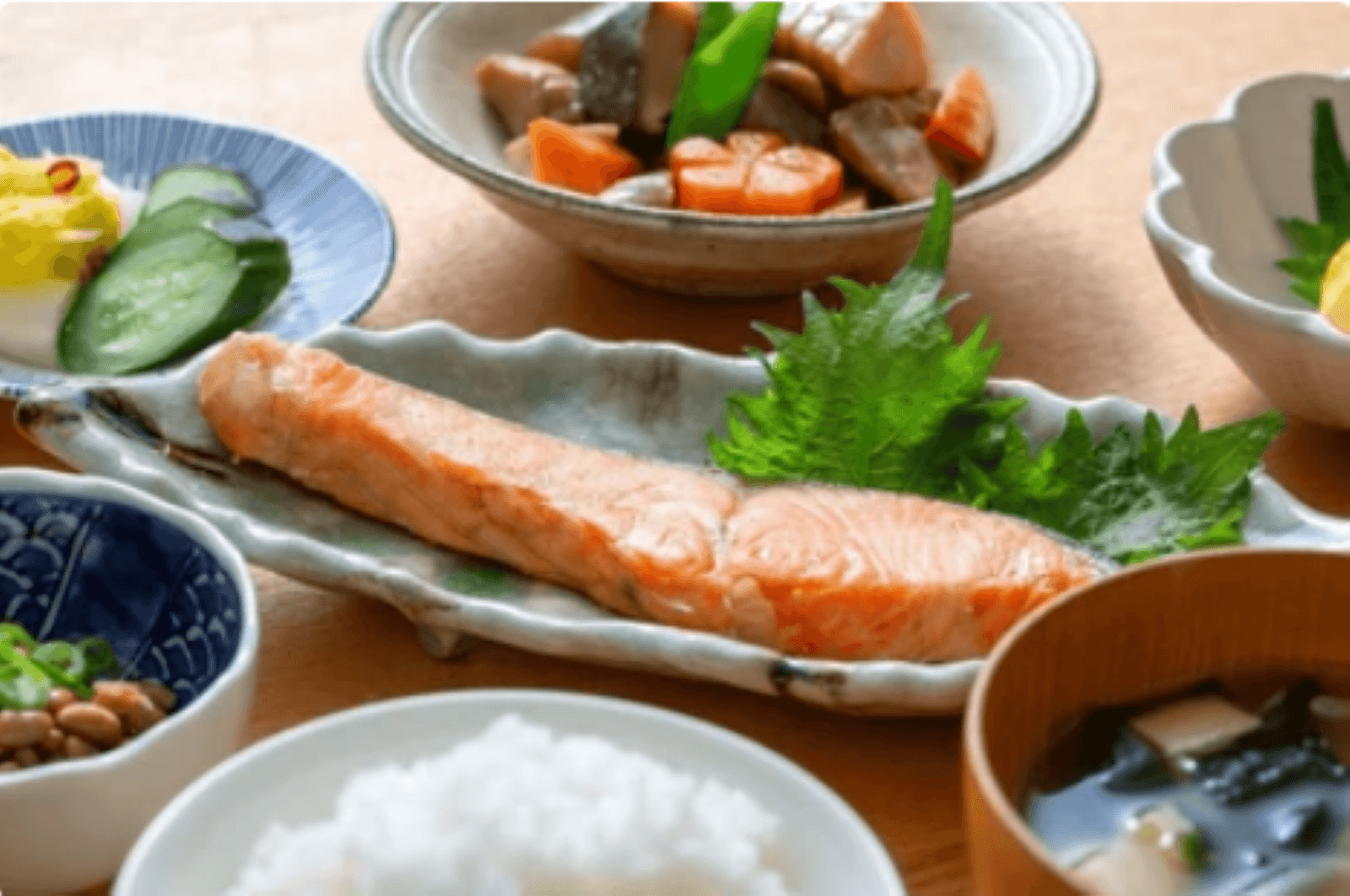 Thực đơn bữa tối lành mạnh hỗ trợ giảm mỡ nội tạng hiệu quả hơn. (Ảnh: Shutterstock)