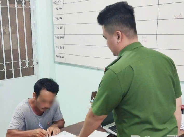 uong ruou bia roi dieu khien xuong, gay tai nan chet nguoi tren song tien hinh anh 1