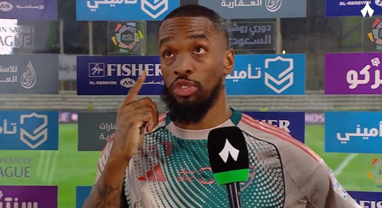 Ivan Toney trong cuộc phỏng vấn sau trận hòa 1-1 với Al-Fayha ngày 8/4. (Nguồn: Daily Mail)