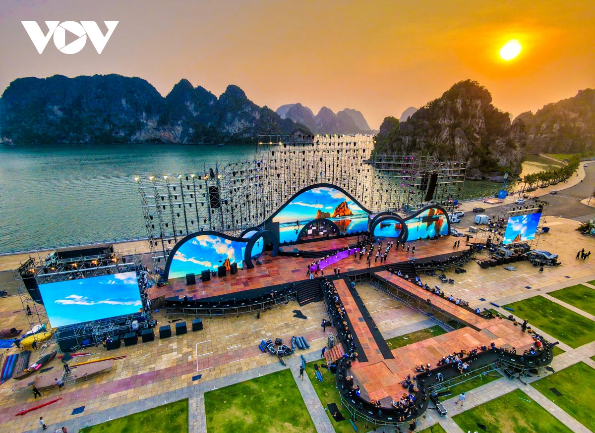 concert khai mac lien hoan phat thanh toan quoc o quang ninh hua hen nhieu bat ngo hinh anh 2
