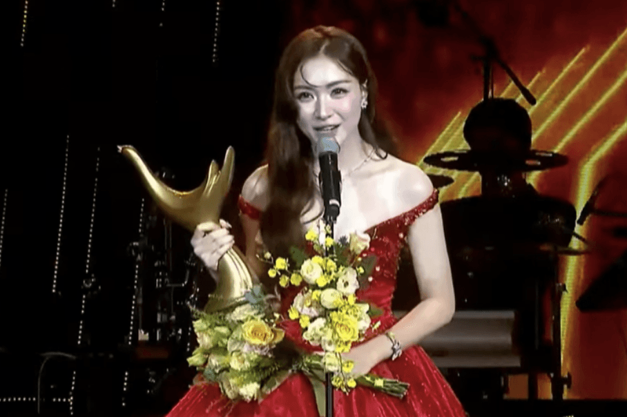 Hoà Minzy được vinh danh ở hạng mục 