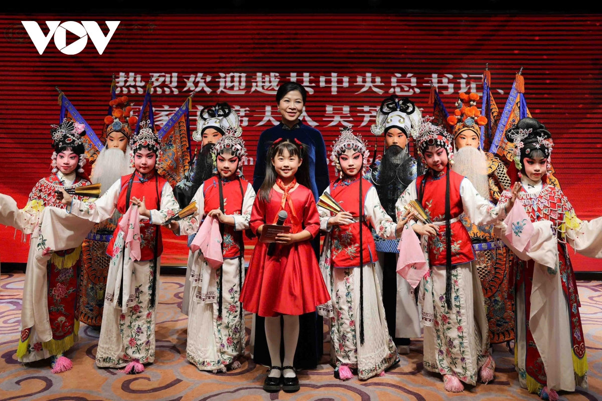 phu nhân ngô phương ly thăm trung tâm tống khánh linh tại bắc kinh, trung quốc hình ảnh 5 phu nhan ngo phuong ly tham trung tam tong khanh linh tai bac kinh, trung quoc hinh anh 5