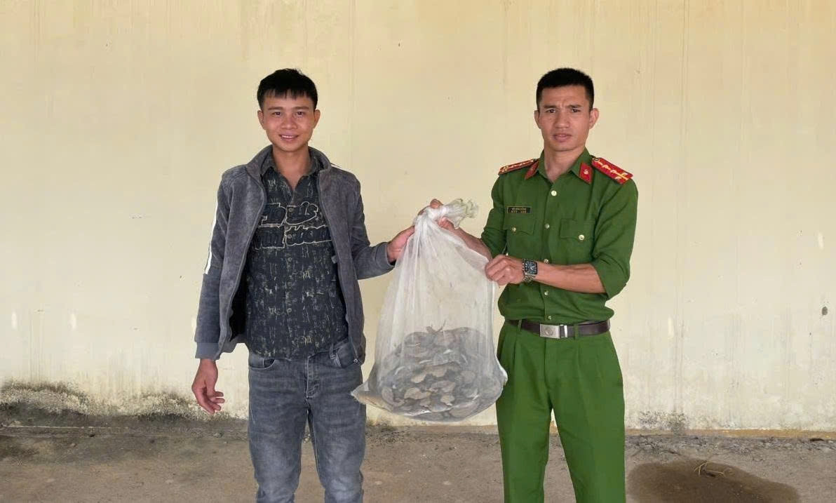 người dân lâm Đồng tự nguyện giao nộp động vật quý hiếm, thả về rừng hình ảnh 2 nguoi dan lam Dong tu nguyen giao nop dong vat quy hiem, tha ve rung hinh anh 2