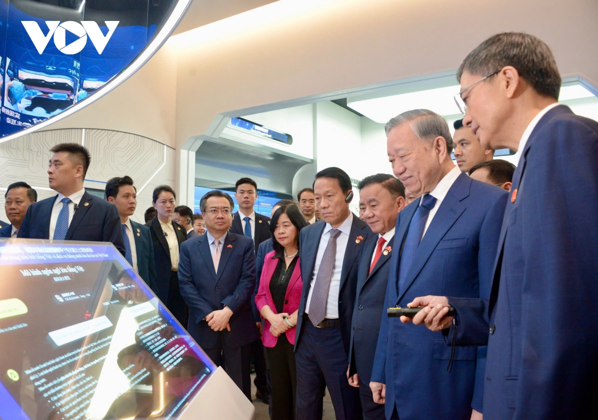 tổng bí thư, chủ tịch nước tô lâm thăm trung tâm hợp tác đổi mới ai tại trung quốc hình ảnh 1 tong bi thu, chu tich nuoc to lam tham trung tam hop tac doi moi ai tai trung quoc hinh anh 1