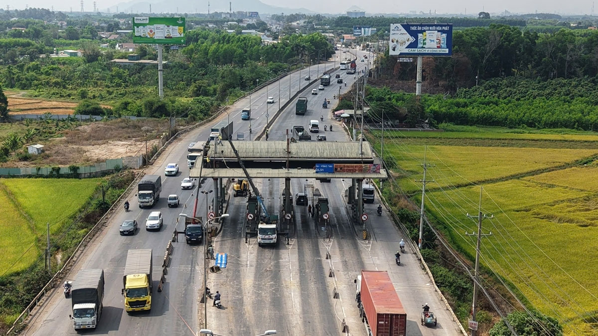 tháo dỡ hai trạm thu phí bỏ hoang trên quốc lộ 51 đoạn qua Đồng nai hình ảnh 4 thao do hai tram thu phi bo hoang tren quoc lo 51 doan qua Dong nai hinh anh 4