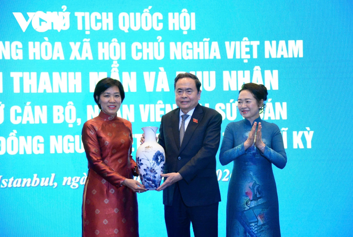 chủ tịch quốc hội trần thanh mẫn gặp cộng đồng người việt nam tại thổ nhĩ kỳ hình ảnh 5 chu tich quoc hoi tran thanh man gap cong dong nguoi viet nam tai tho nhi ky hinh anh 5
