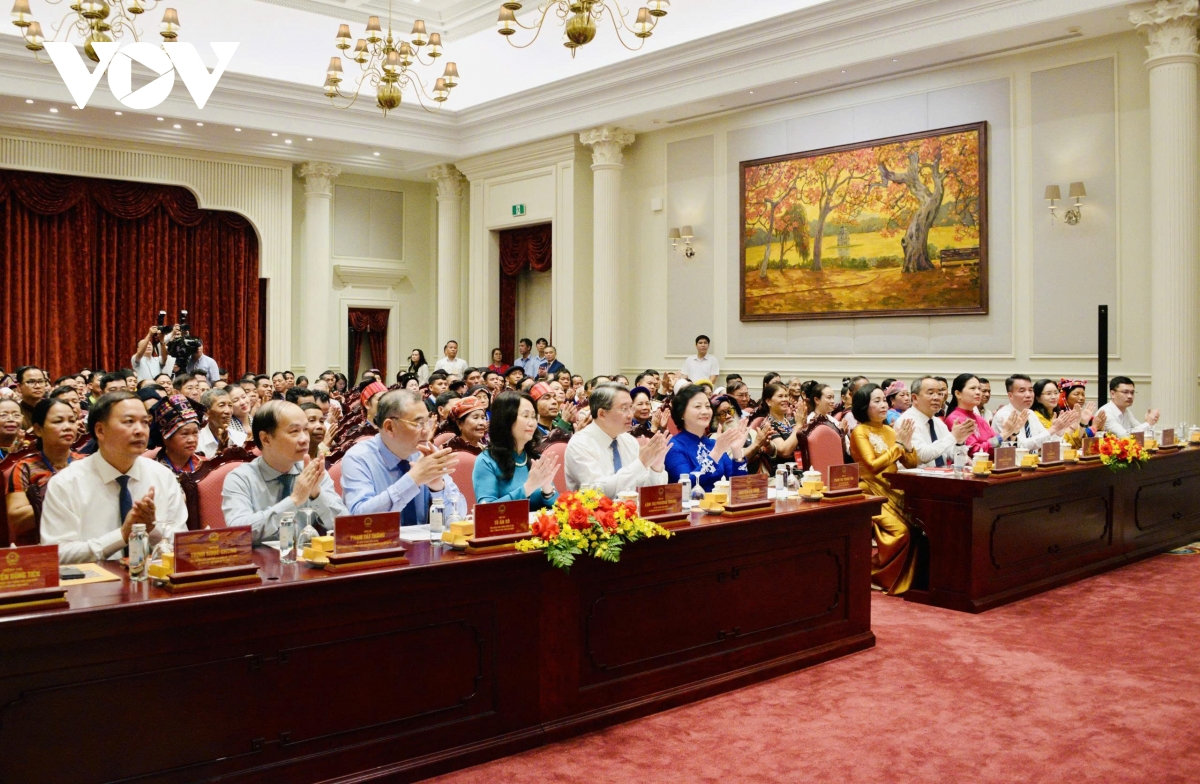 tổng bí thư, chủ tịch nước tô lâm gặp mặt đại biểu dân tộc tiêu biểu hình ảnh 1 tong bi thu, chu tich nuoc to lam gap mat dai bieu dan toc tieu bieu hinh anh 1
