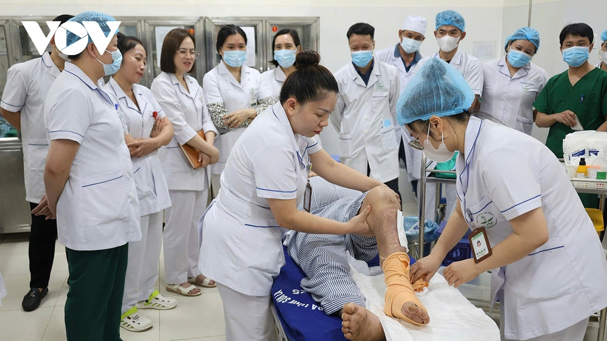 chuyên gia cao cấp về miền núi tập huấn cấp cứu ngừng tuần hoàn cho y tế cơ sở hình ảnh 1 chuyen gia cao cap ve mien nui tap huan cap cuu ngung tuan hoan cho y te co so hinh anh 1