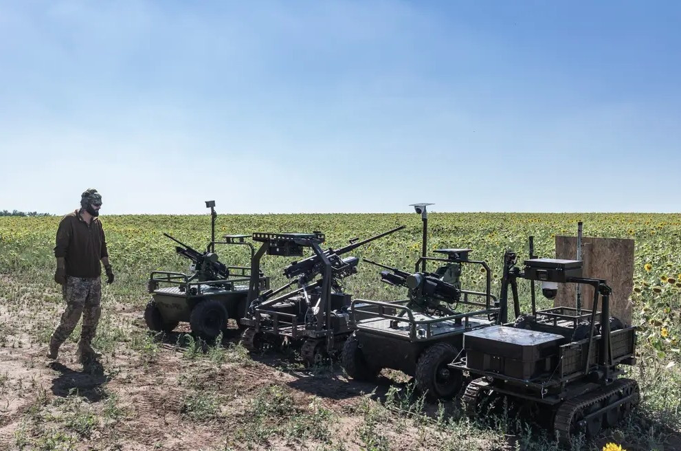 ukraine dat cuoc vao robot nham thay the 100 nhiem vu hau can nguy hiem hinh anh 1