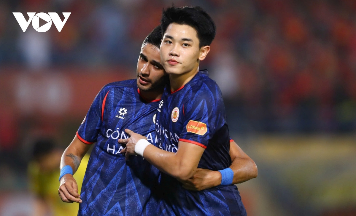 tiết lộ tương lai của leo artur tại clb cahn hình ảnh 2 tiet lo tuong lai cua leo artur tai clb cahn hinh anh 2