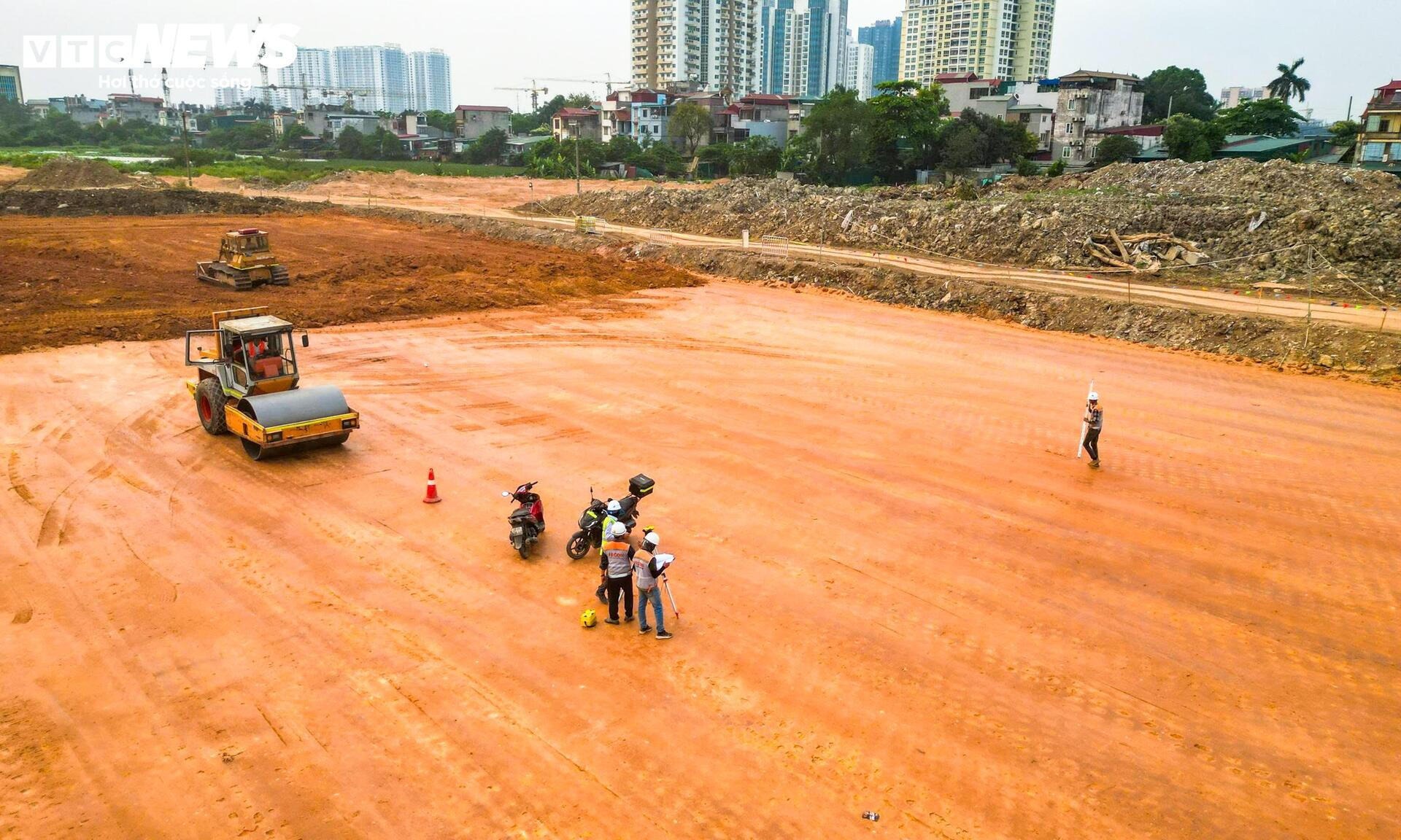 Cận cảnh công trường Depot Xuân Đỉnh tuyến Metro số 2 đang tăng tốc thi công - 9