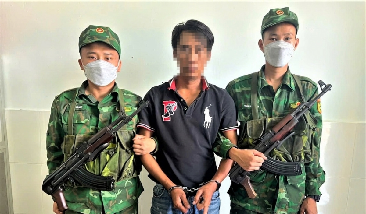 bien phong ca mau phat hien doi tuong tang tru ma tuy hinh anh 1