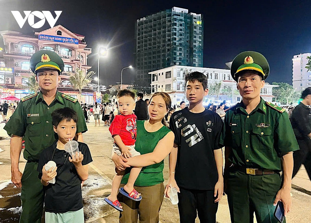 trả lại tài sản cho du khách tại festival du lịch cửa lò 2026 hình ảnh 2 tra lai tai san cho du khach tai festival du lich cua lo 2026 hinh anh 2