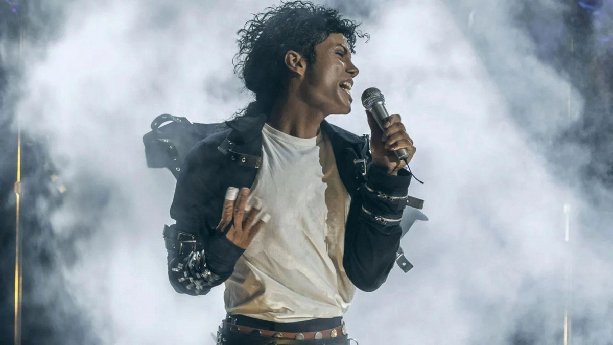 phim michael jackson gây sốt phòng vé Ánh hào quang và khoảng trống huyền thoại hình ảnh 2 phim michael jackson gay sot phong ve Anh hao quang va khoang trong huyen thoai hinh anh 2