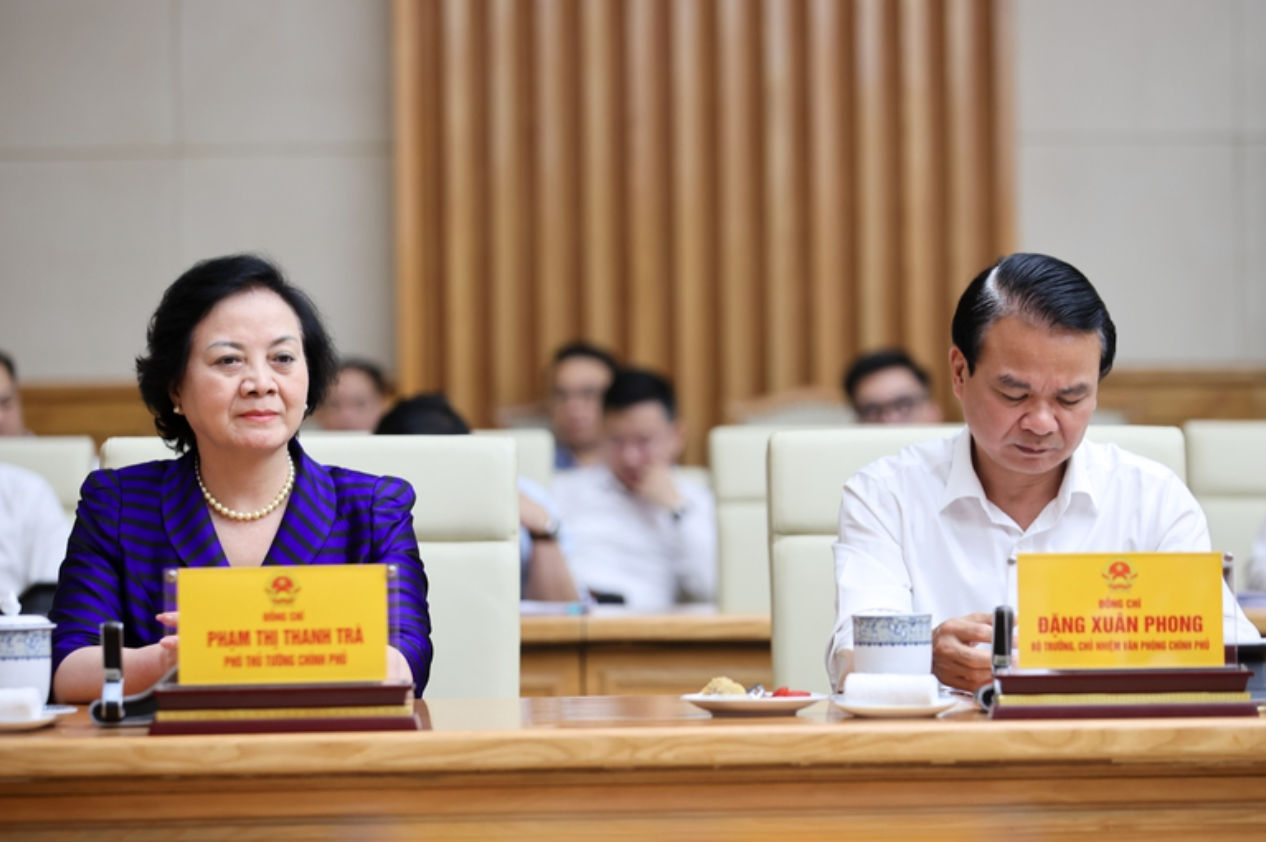 Phó Thủ tướng Phạm Thị Thanh Trà, Bộ trưởng, Chủ nhiệm Văn phòng Chính phủ Đặng Xuân Phong dự cuộc gặp mặt - Ảnh: VGP/Nhật Bắc