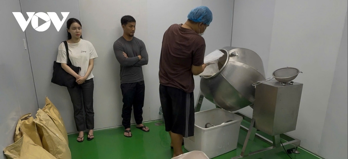 triệt phá đường dây sản xuất thực phẩm chức năng có chứa chất cấm hình ảnh 2 triet pha duong day san xuat thuc pham chuc nang co chua chat cam hinh anh 2