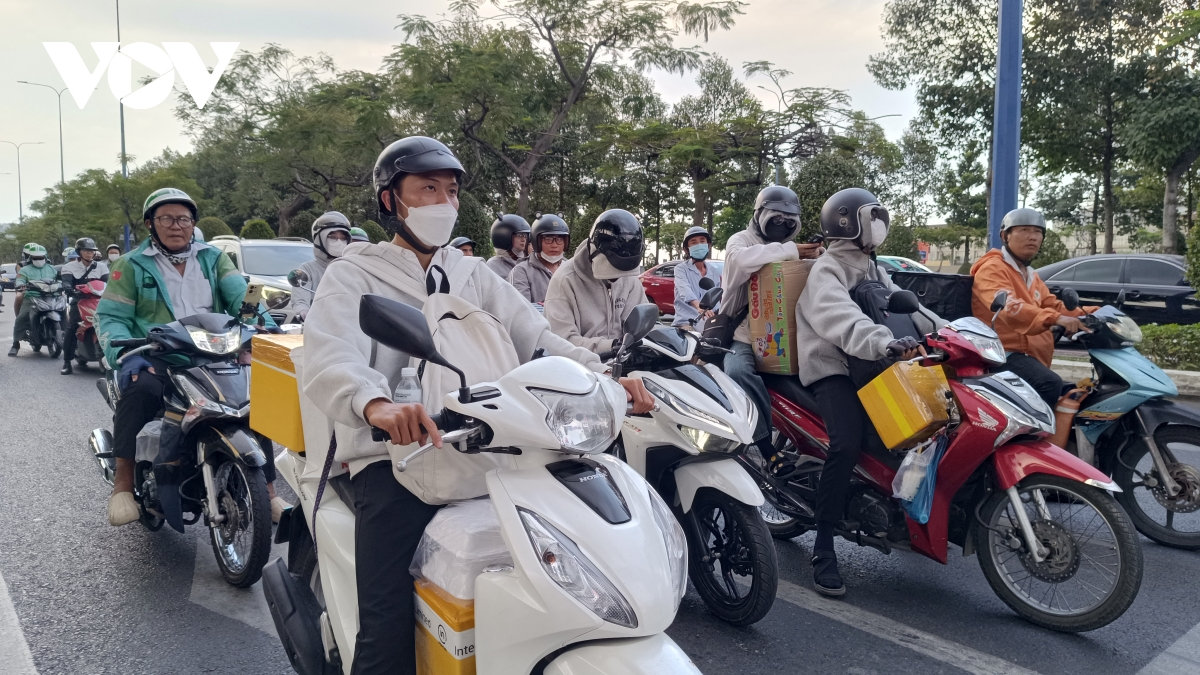 cua ngo tp.hcm dong duc chieu 3 5, un tac cuc bo tai nhieu diem hinh anh 4