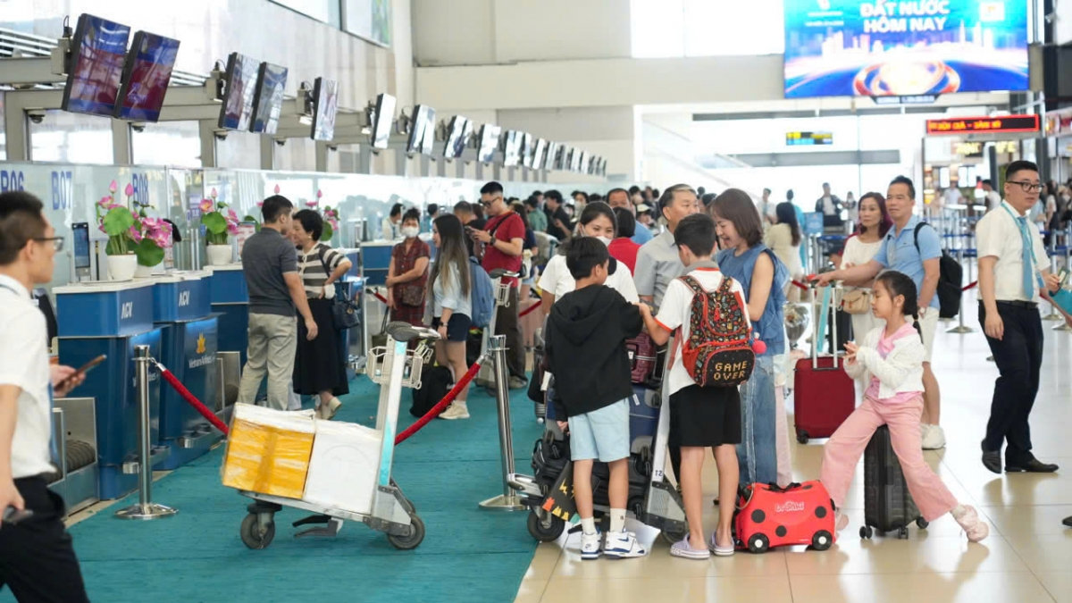 gần 1,7 triệu khách đi máy bay dịp lễ, vận chuyển quốc tế tăng trưởng mạnh hình ảnh 1 gan 1,7 trieu khach di may bay dip le, van chuyen quoc te tang truong manh hinh anh 1