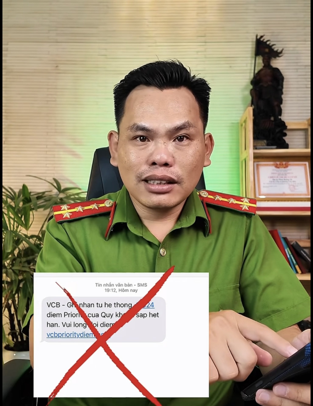 lừa đảo mạo danh tin nhắn ngân hàng Đổi điểm thưởng thành tiền hình ảnh 1 lua dao mao danh tin nhan ngan hang Doi diem thuong thanh tien hinh anh 1