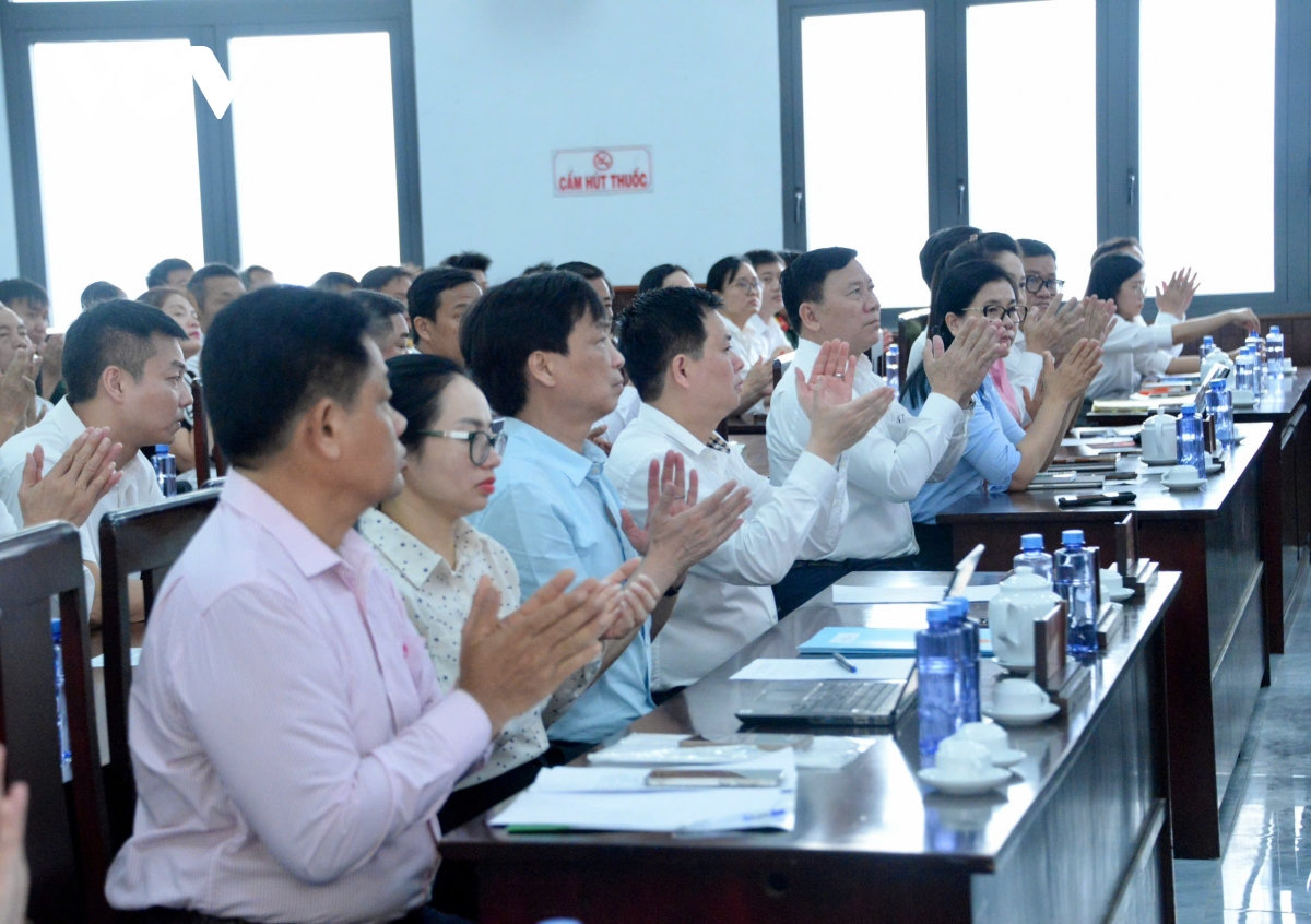 chủ tịch quốc hội trần thanh mẫn tiếp xúc cử tri tại tp hồ chí minh hình ảnh 2 chu tich quoc hoi tran thanh man tiep xuc cu tri tai tp ho chi minh hinh anh 2