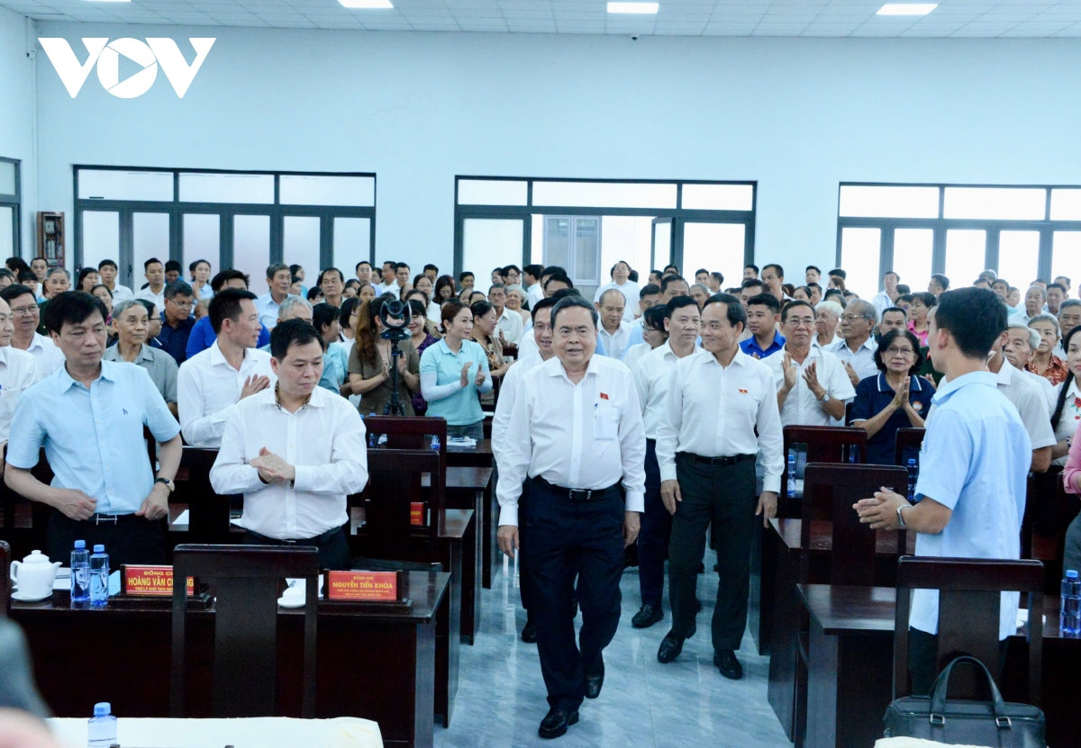 chủ tịch quốc hội trần thanh mẫn tiếp xúc cử tri tại tp hồ chí minh hình ảnh 1 chu tich quoc hoi tran thanh man tiep xuc cu tri tai tp ho chi minh hinh anh 1