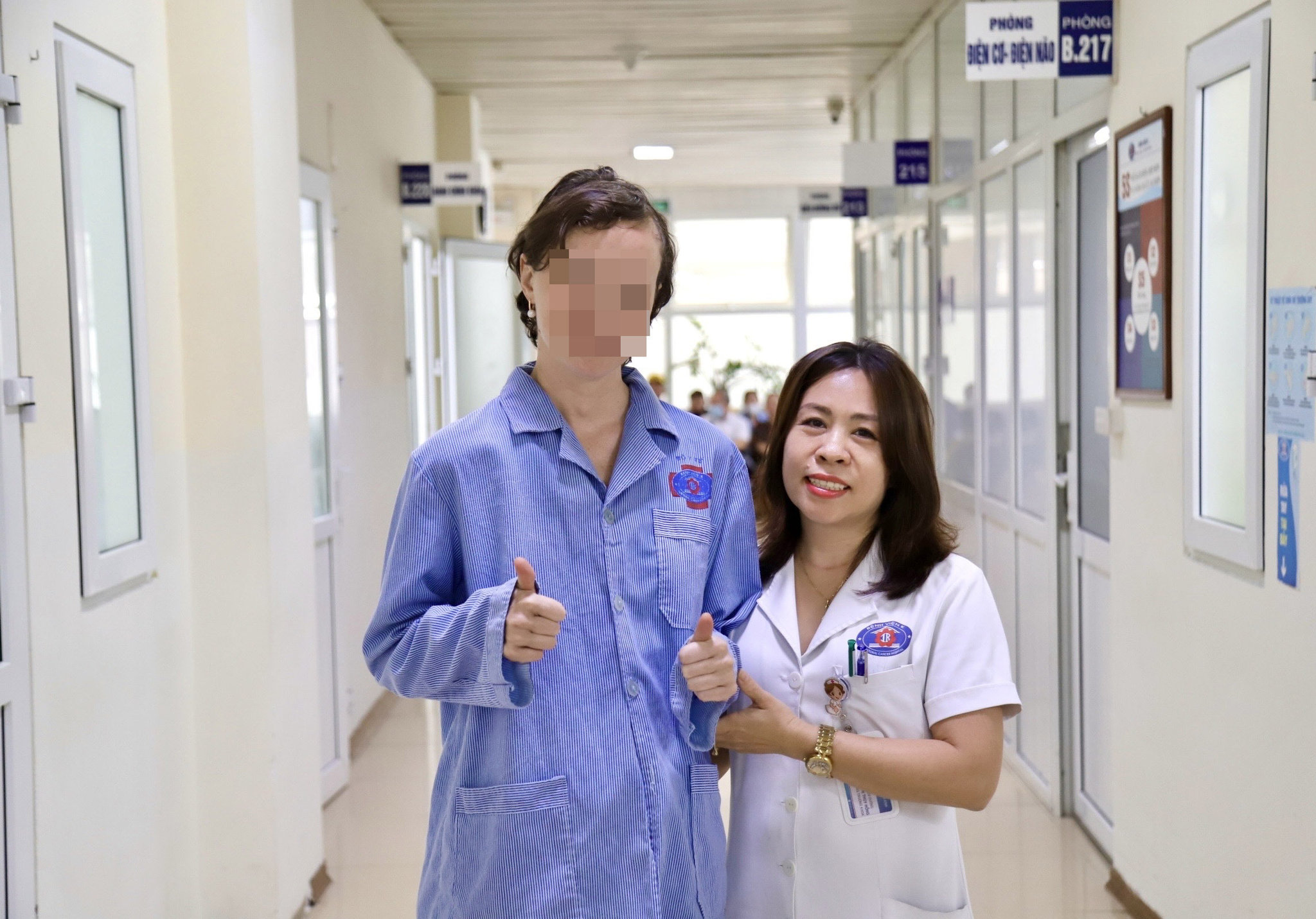 Bác sĩ Việt cứu nữ bệnh nhân Nga khỏi nguy cơ liệt vì khối u não khổng lồ