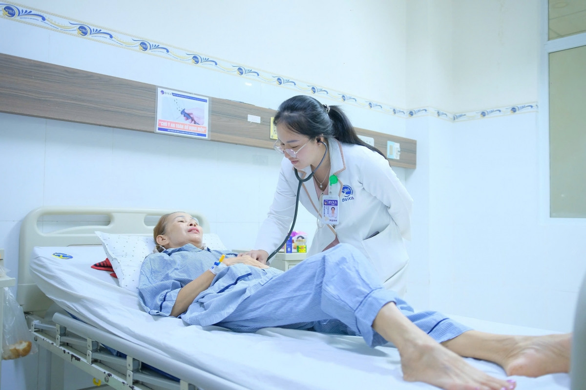cứu sống kịp thời bệnh nhân suy hô hấp cấp trên nền đa bệnh lý nặng hình ảnh 2 cuu song kip thoi benh nhan suy ho hap cap tren nen da benh ly nang hinh anh 2