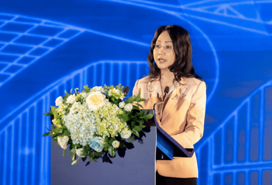 Bộ trưởng Bộ Văn hoá - Thể thao và Du lịch Lâm Thị Phương Thanh phát biểu.
