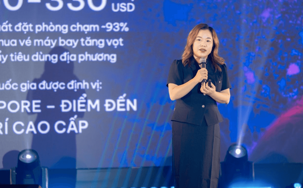 Bà Phạm Thái Hà (Giám đốc điều hành VEC) trình bày về ngành công nghiệp văn hóa và kinh tế thể thao - Từ trải nghiệm đến động lực tăng trưởng.