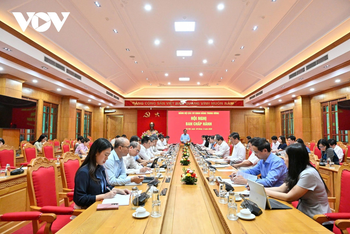 bao chi chu luc phai nang cao nang luc dinh huong thong tin tren khong gian mang hinh anh 1