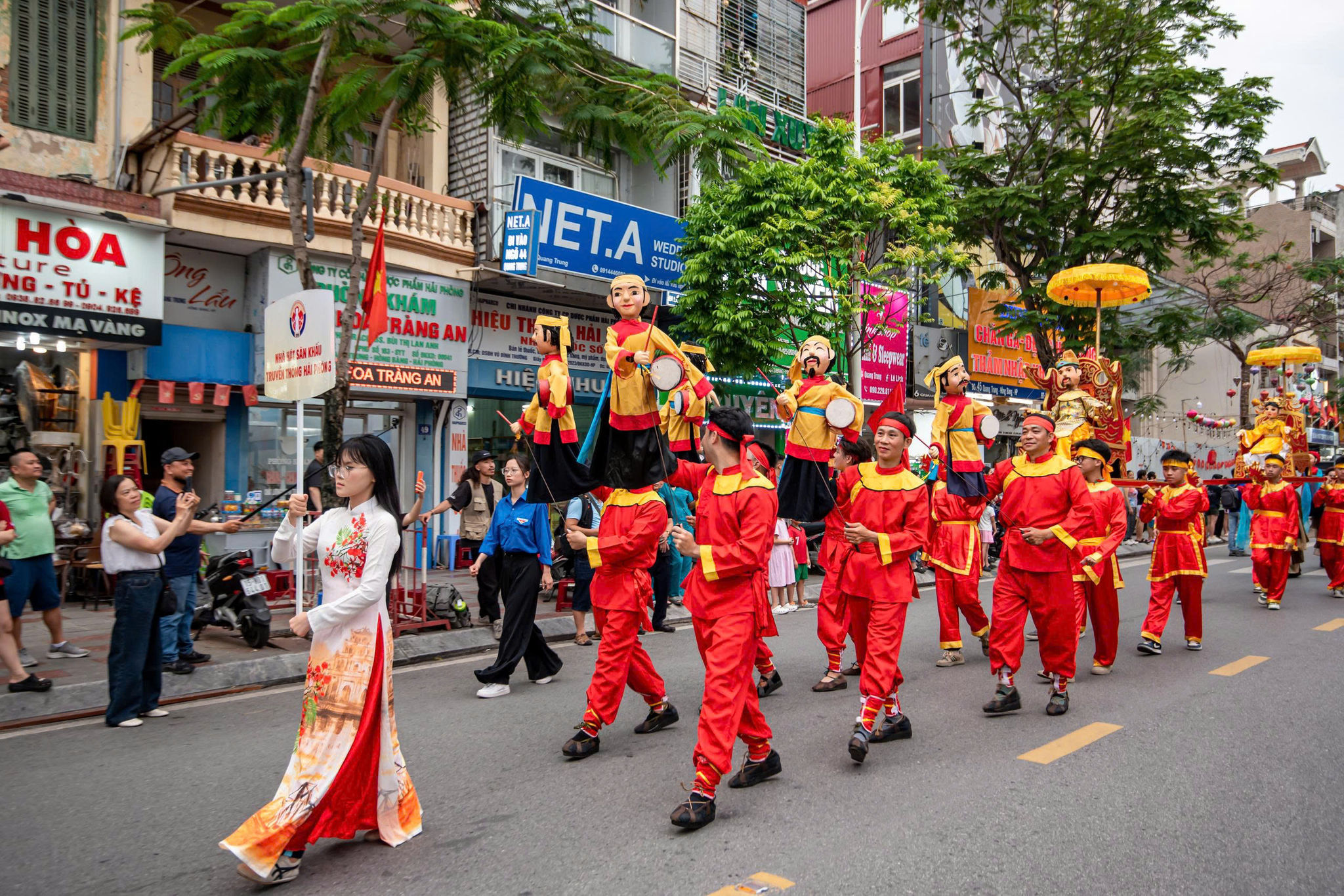 Với nội dung “Hải Phòng hội tụ và tỏa sáng ” và hình ảnh Thành phố hội nhập, năng động và phát triển trên tất cả mọi lĩnh vực, liên hoan múa rối Hải Phòng mở rộng sẽ tạo nên một bức tranh nghệ thuật truyền thống lung linh, đa sắc màu và độc đáo.
