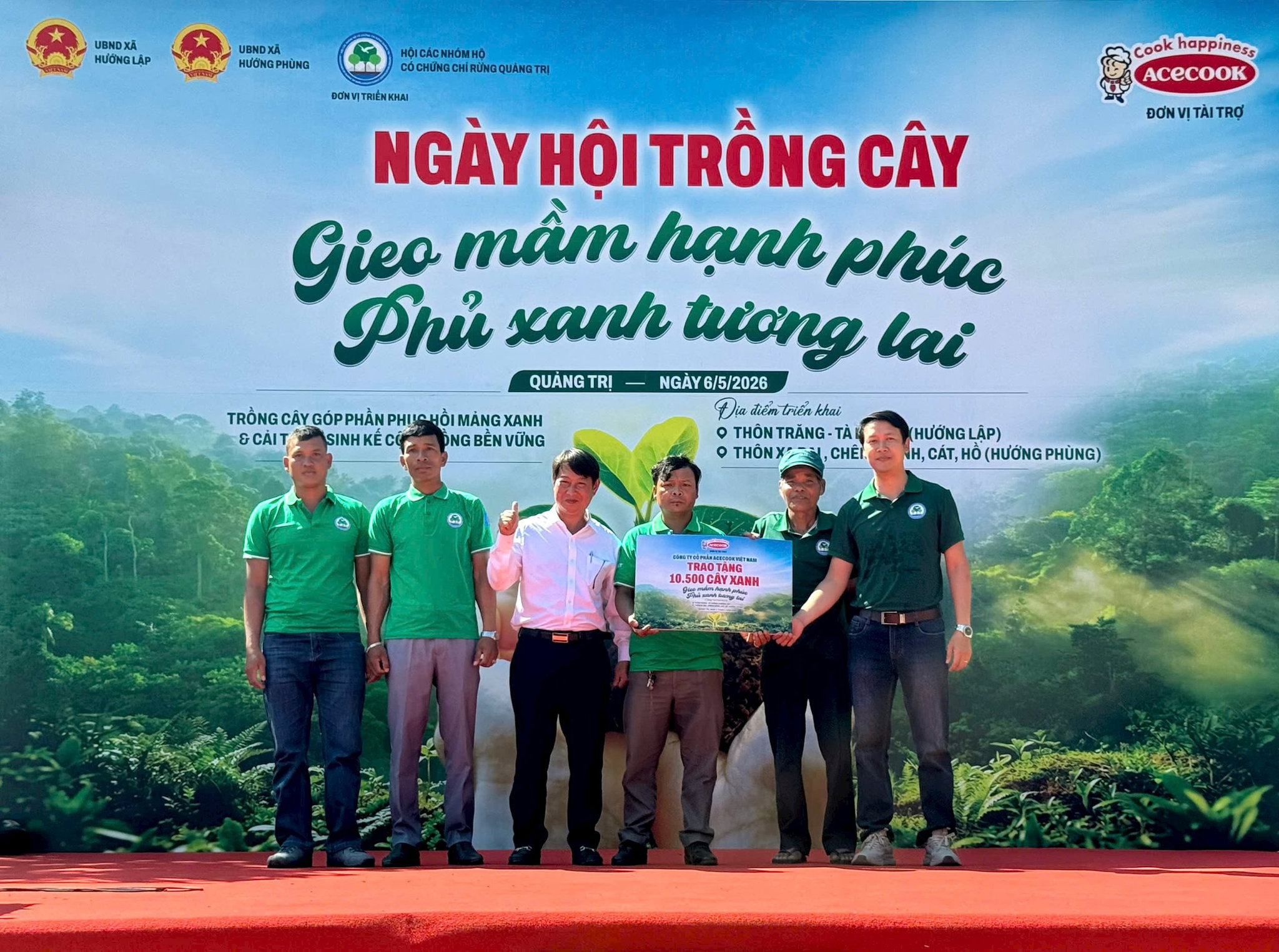 ong-vo-duc-duy-_dai-dien-acecook-viet-nam-tien-hanh-trao-tang-10000-cay-xanh-cho-dai-dien-va-to-chuc-dia-phuong-2.jpg