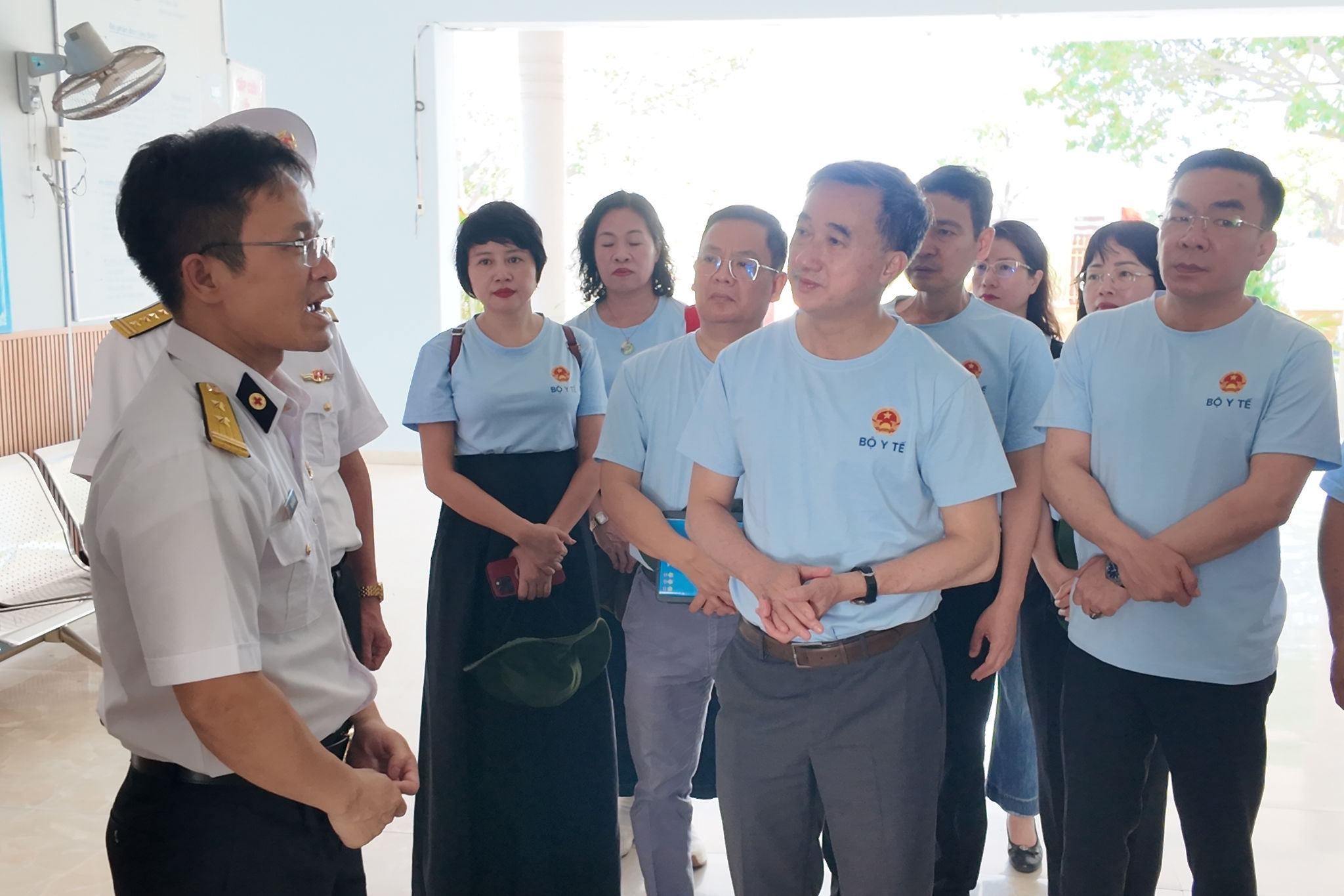 Thứ trưởng Trần Văn Thuấn và Đoàn công tác đã đến thăm, động viên cán bộ, chiến sĩ đội điều trị 486 (Vùng 4 Hải quân).
