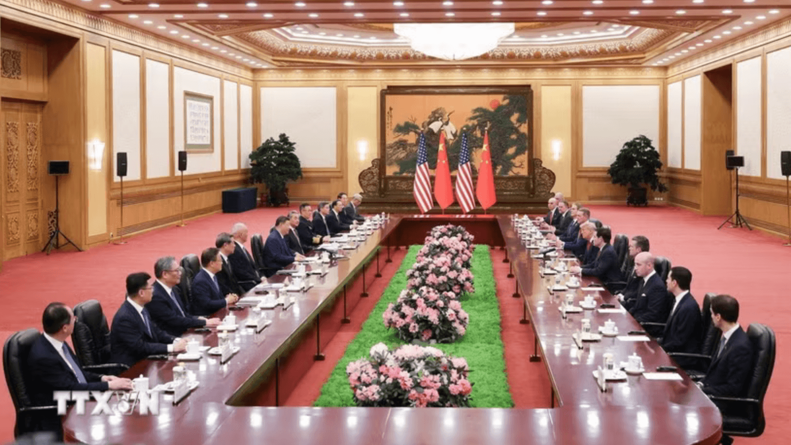 Chủ tịch Trung Quốc Tập Cận Bình và Tổng thống Mỹ Donald Trump tại cuộc hội đàm ở Bắc Kinh. (Ảnh: THX/TTXVN)