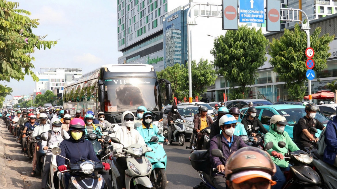 Đường cộng hòa thông thoáng trong ngày chính thức áp dụng phân làn linh hoạt hình ảnh 3 Duong cong hoa thong thoang trong ngay chinh thuc ap dung phan lan linh hoat hinh anh 3