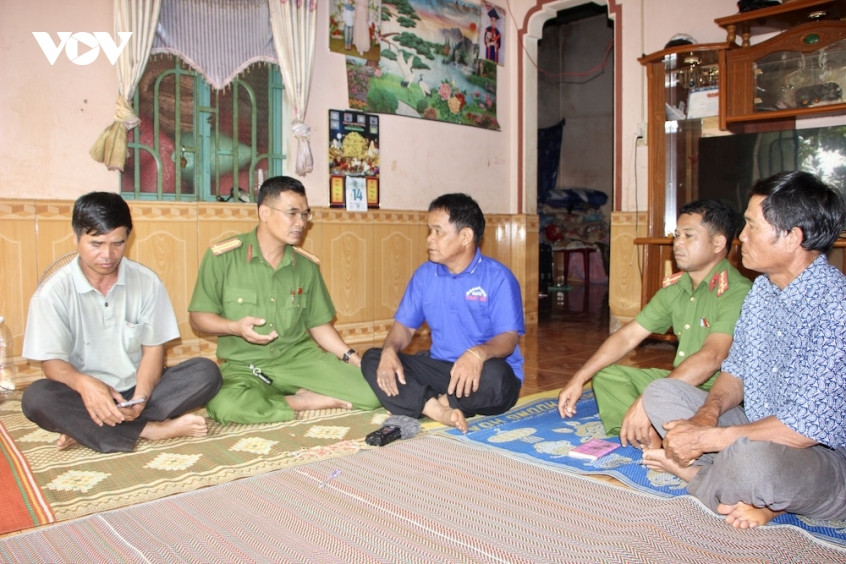 giữ bình yên buôn làng từ thế trận lòng dân hình ảnh 2 giu binh yen buon lang tu the tran long dan hinh anh 2