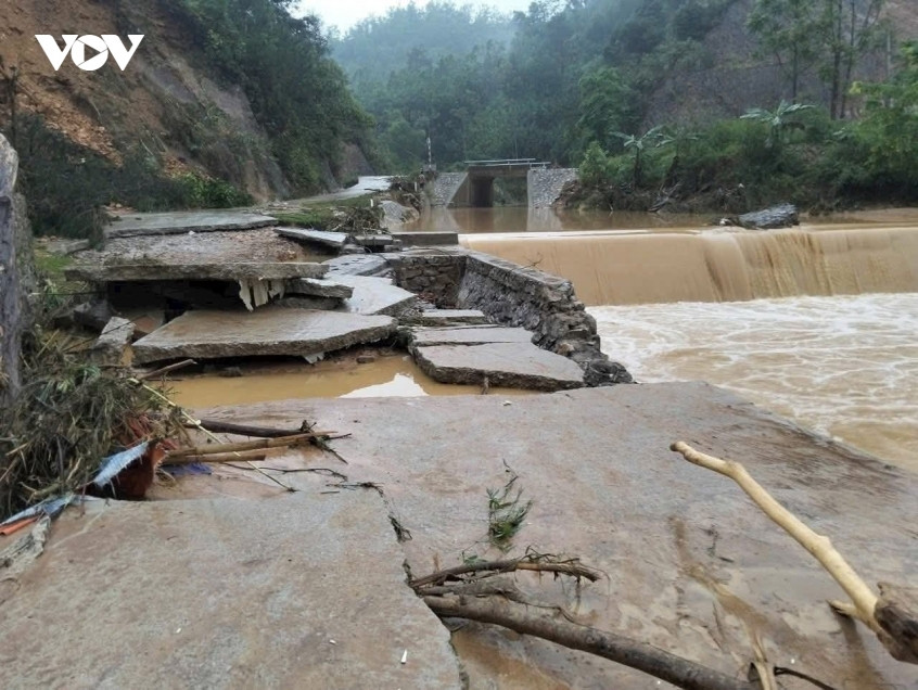 mua lu tan pha duong xa, gay ngap cuc bo, cao bang khan truong ung pho hinh anh 1