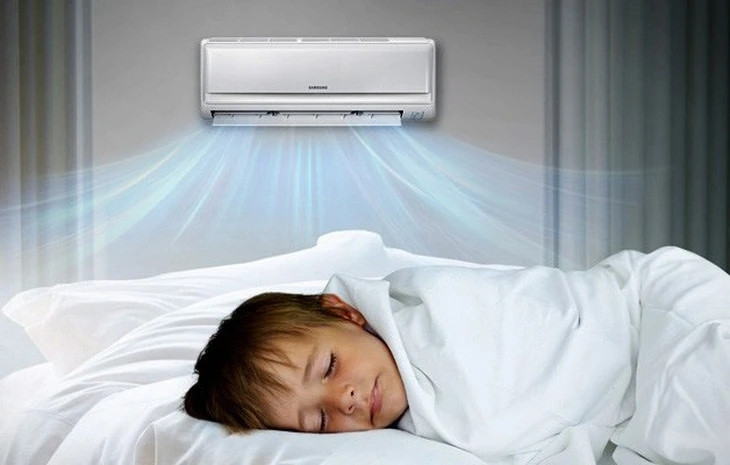 Máy điều hòa không được vệ sinh định kỳ có thể phát tán nấm mốc, mạt bụi vào không khí. (Ảnh minh hoạ)