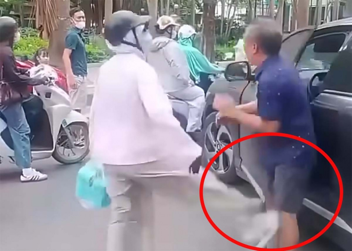xac minh vu nguoi phu nu chui boi, tat lien tiep nam tai xe lon tuoi o ha noi hinh anh 2