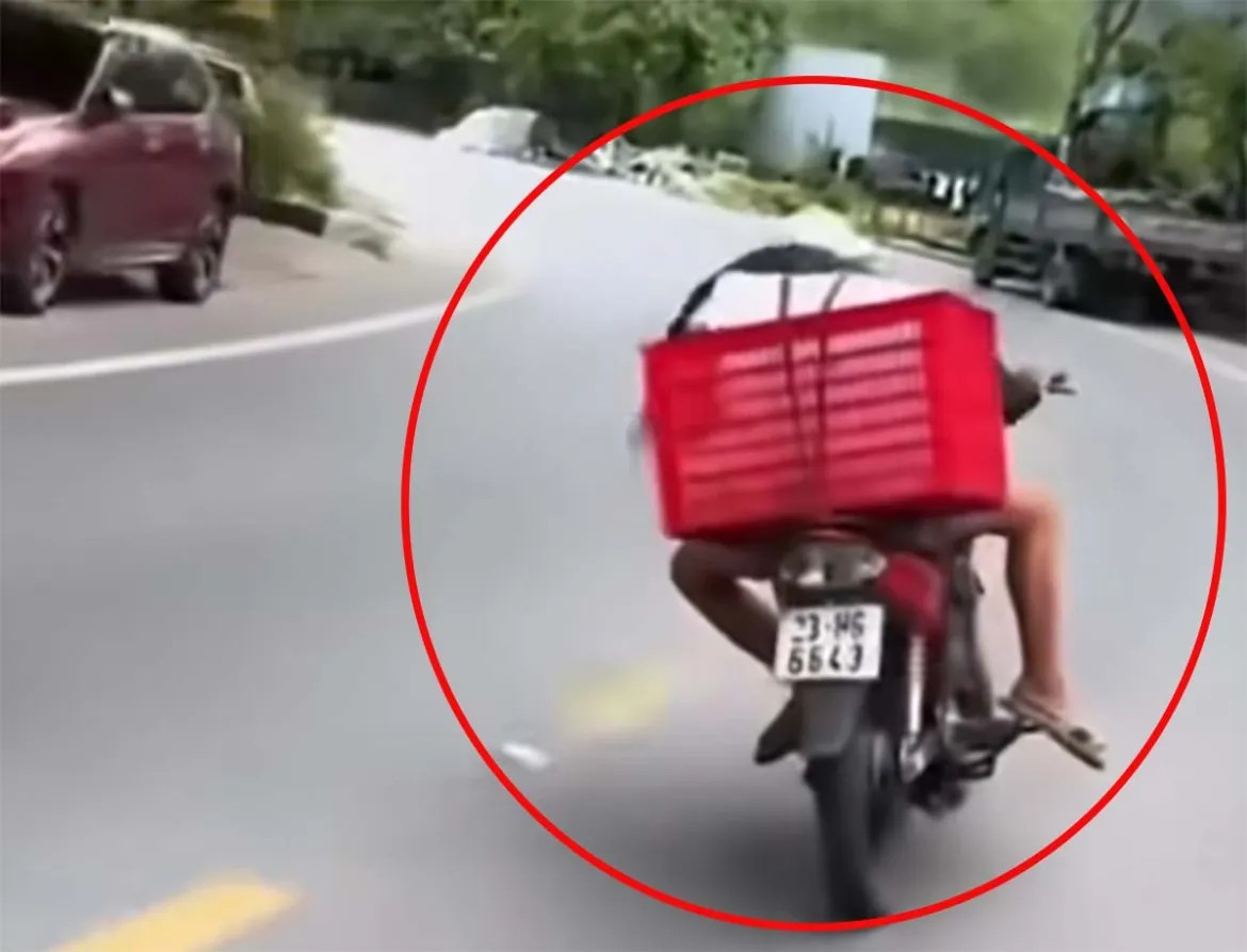  quai xe tu quay clip net po, danh vong dang tiktok gay phan no bi csgt xu ly hinh anh 1