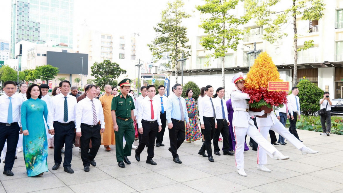 nhieu hoat dong y nghia ky niem 136 nam ngay sinh chu tich ho chi minh hinh anh 1