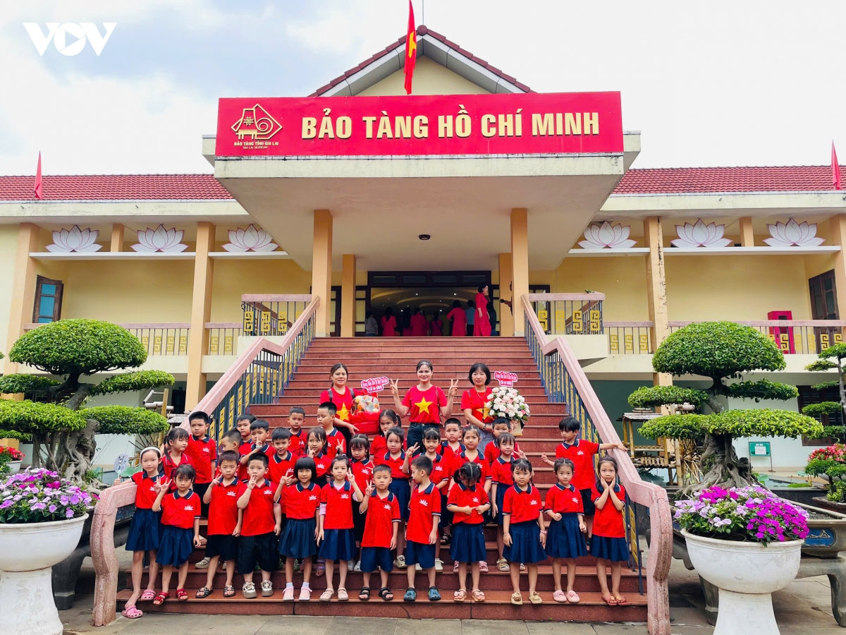 nhieu hoat dong y nghia ky niem 136 nam ngay sinh chu tich ho chi minh hinh anh 17