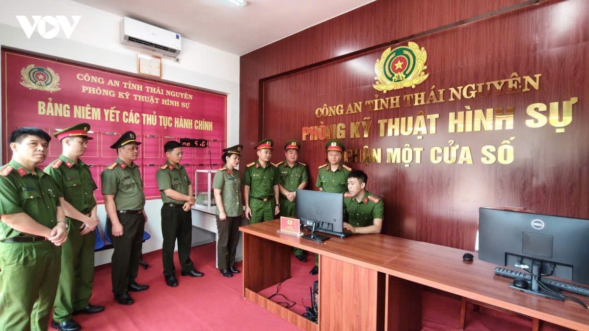 công an tỉnh thái nguyên ra mắt bộ phận một cửa số hình ảnh 2 cong an tinh thai nguyen ra mat bo phan mot cua so hinh anh 2