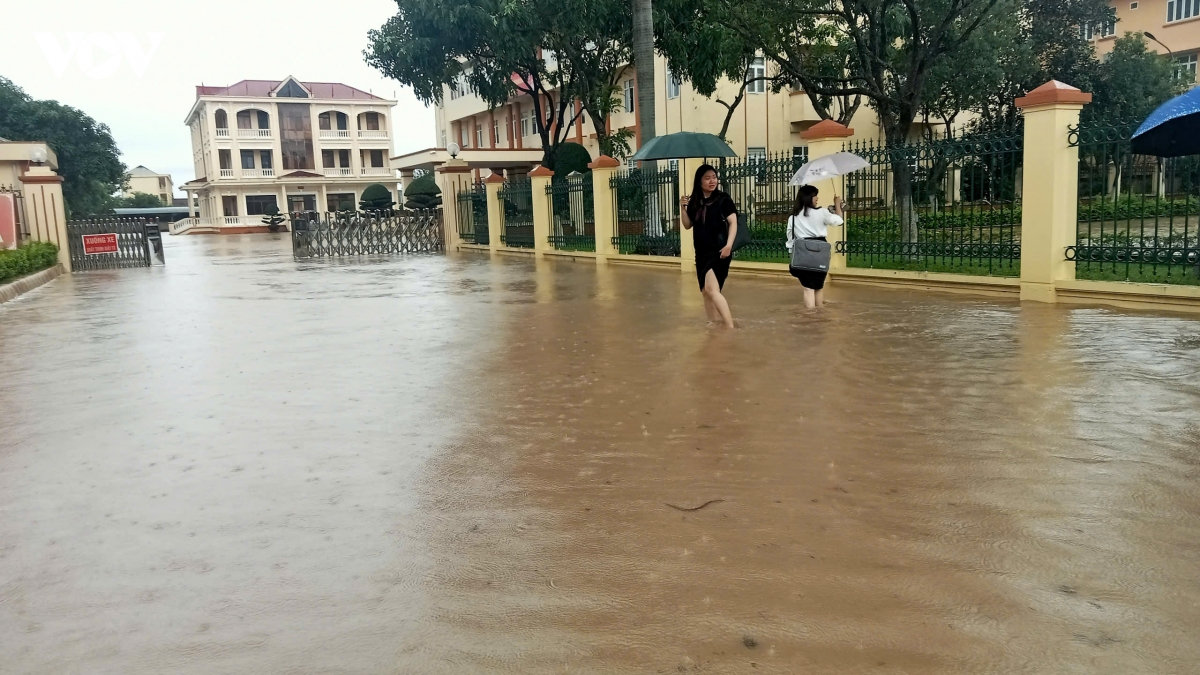 quảng ninh mưa lớn gây sạt lở nghiêm trọng trên quốc lộ 18c hình ảnh 2 quang ninh mua lon gay sat lo nghiem trong tren quoc lo 18c hinh anh 2