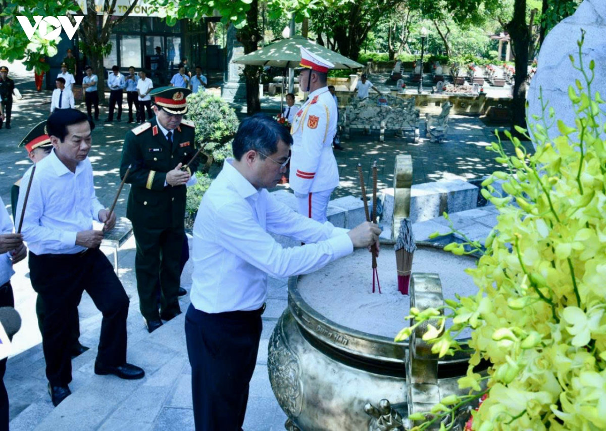 thu tuong le minh hung dang huong tai cac khu di tich lich su tinh quang tri hinh anh 3