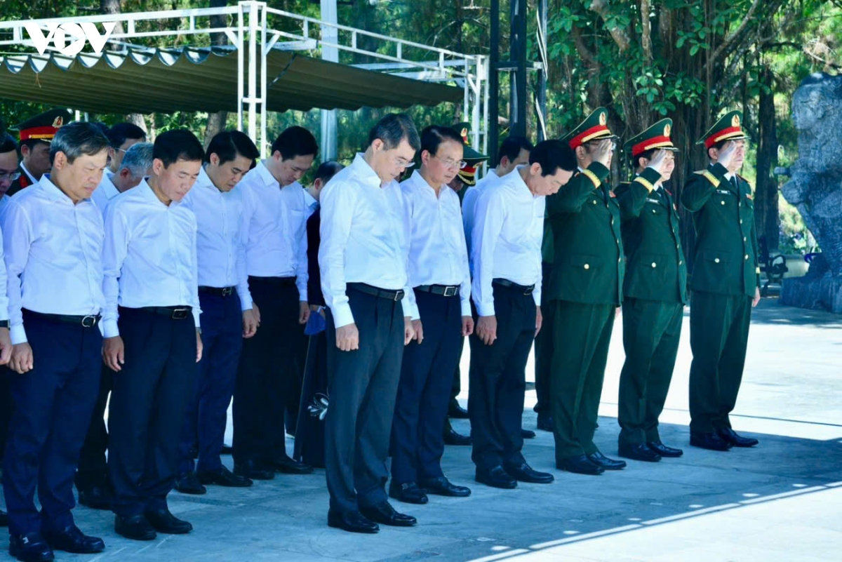 thu tuong le minh hung dang huong tai cac khu di tich lich su tinh quang tri hinh anh 1