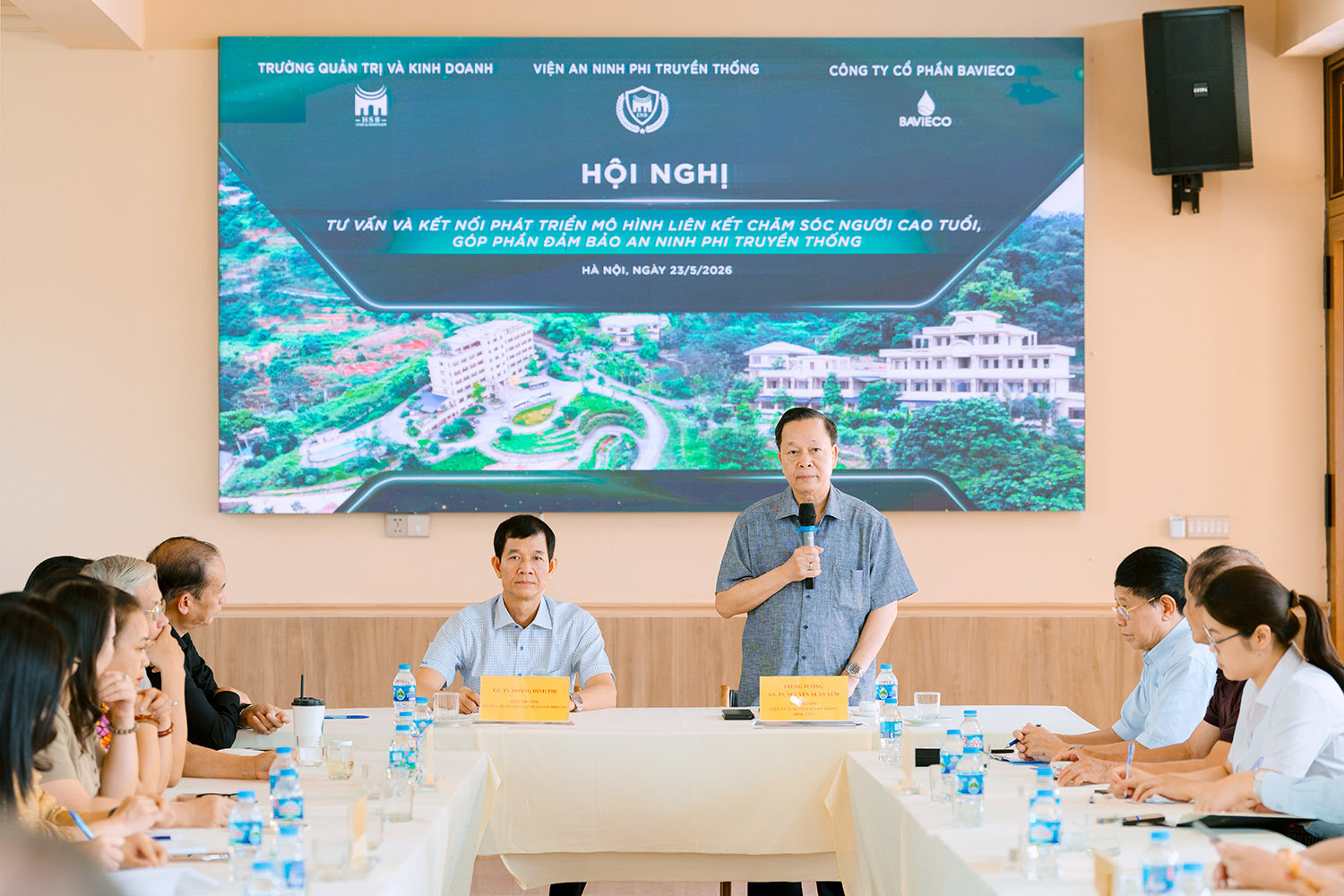 Quang cảnh hội nghị.