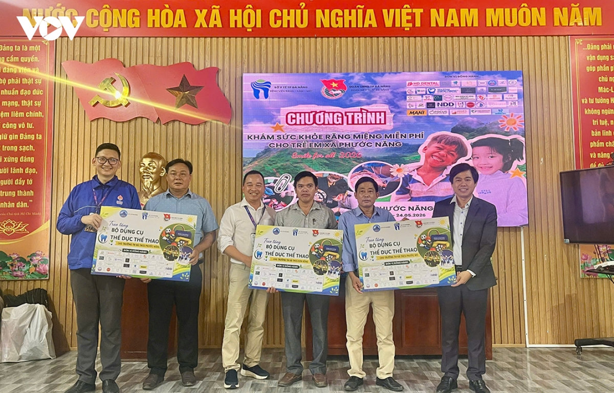 khám sức khỏe răng miệng miễn phí cho học sinh tại xã miền núi Đà nẵng hình ảnh 4 kham suc khoe rang mieng mien phi cho hoc sinh tai xa mien nui Da nang hinh anh 4
